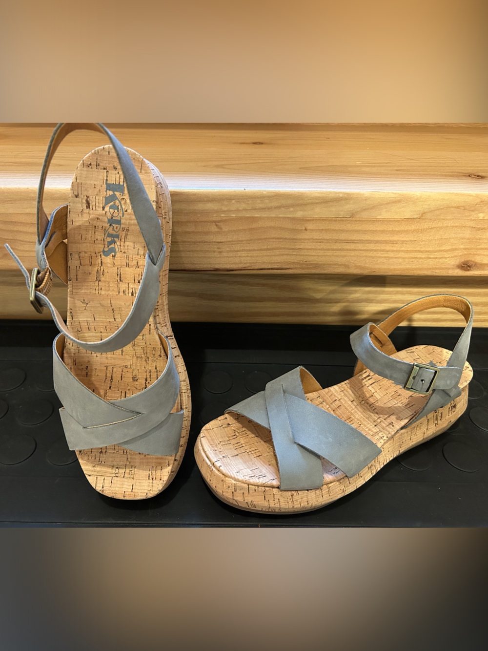 Korks women’s 8 Light Gray Suede Cork Wedge Sandals